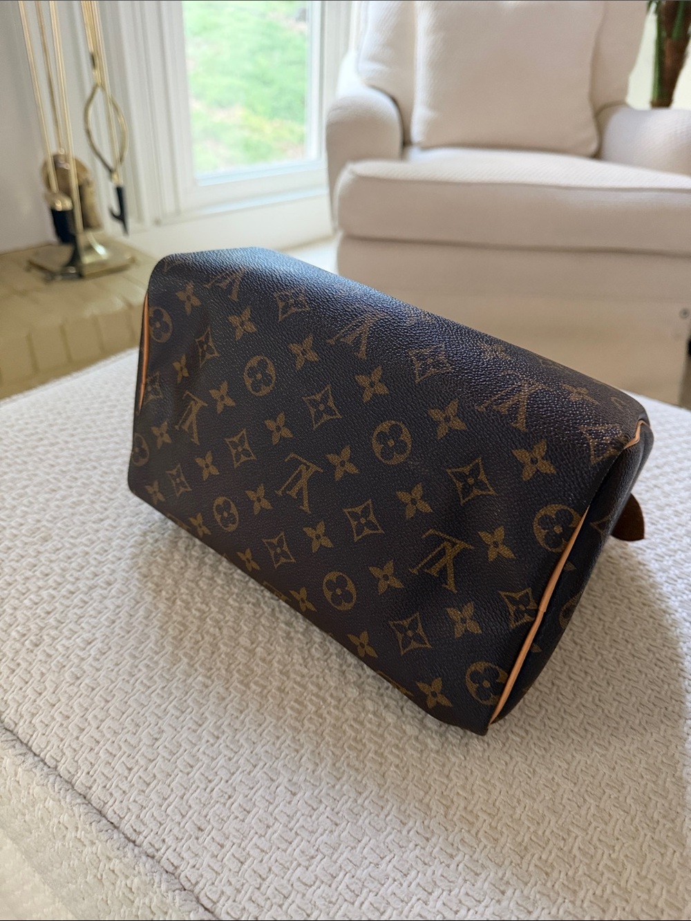 Louis Vuitton Brown Monogram Canvas Speedy 25 with tan handles. - Picture 5 of 15